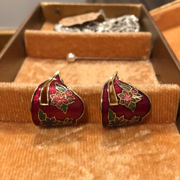 Vintage Red/Gold Floral Stud Back Earrings - Picture 1 of 7